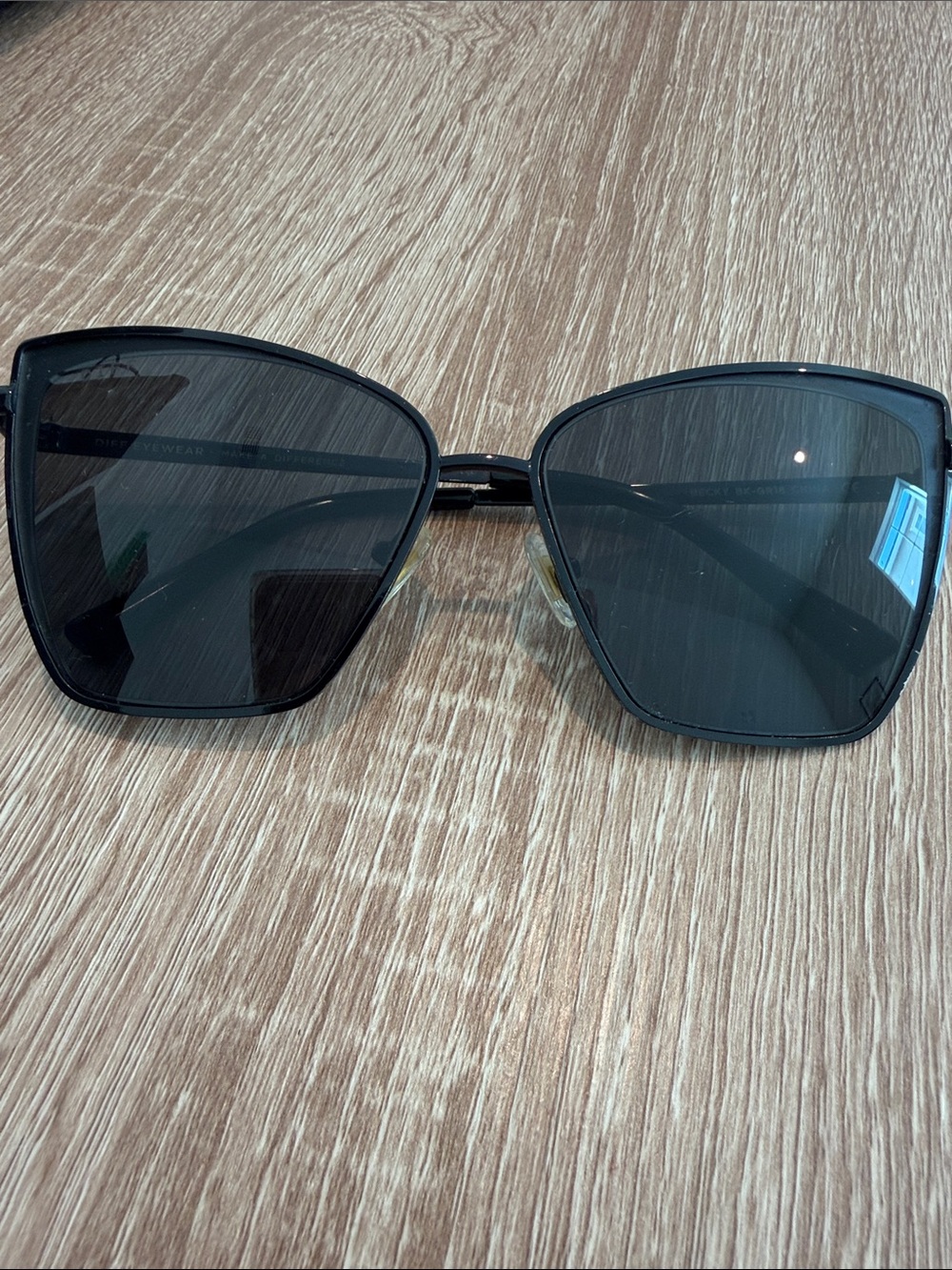 Diff Eyewear Black Oversized Geometric Women's Sunglasses